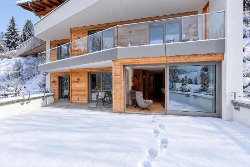 The modern chalet DasKöniglich with terraces and balconies
